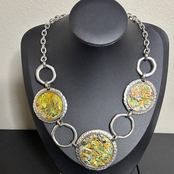 Jewelry - Abalone Disc Silver Tone Chain Link Necklace Statement